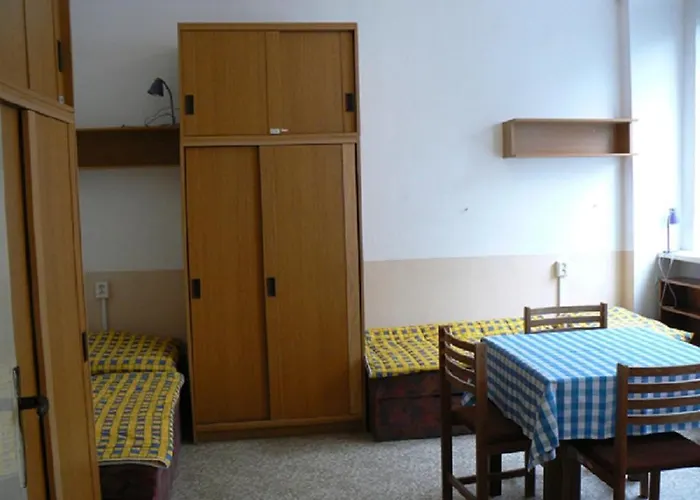 ホステル モドラ * プラハ