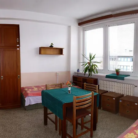 Vandrarhem Modra Prag